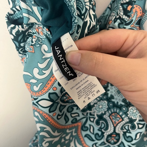 Jantzen Surplice Maillot One-Piece Swimsuit Blue Medallion and Skirt Size 24W - Picture 7 of 16